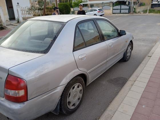 מאזדה 323 לאנטיס (2000)