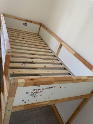 מיטת KURA של איקאה, יכולה