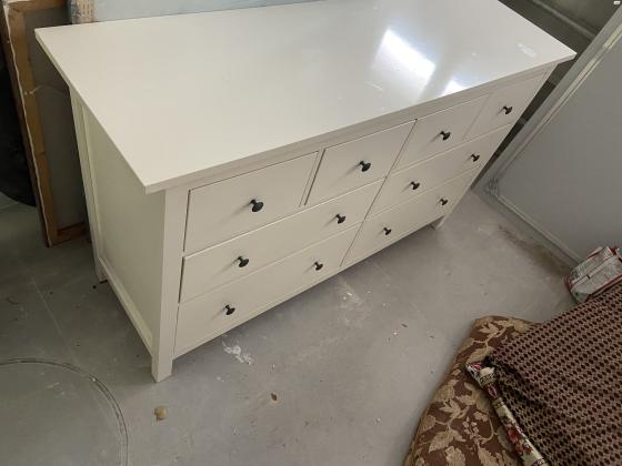 שידת 8 מגירות במצב כמו