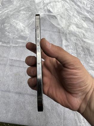 אייפון 12 פרו מקס נהריה