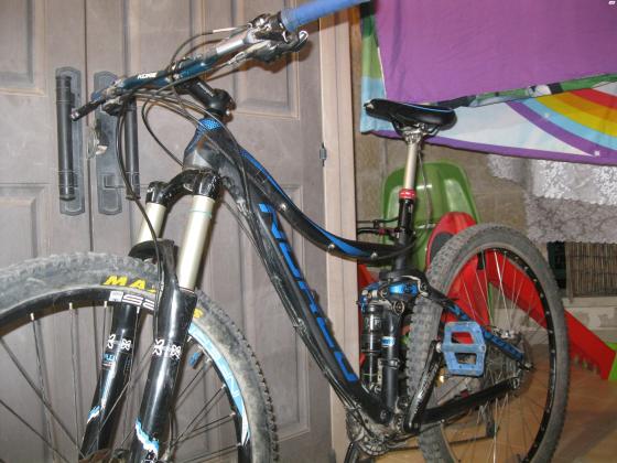 בולם אחורי פוקס ,גלגלים 29