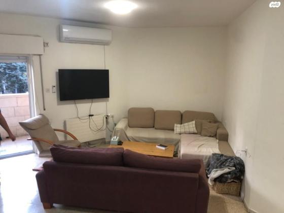 הרב חיים ברלין 33 (רסקו(גבעת הורדים))