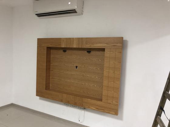 מסגרת מעץ לטלויזיה, נקנתה ב2500