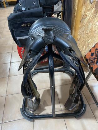 אוכף אנגלי כחדש- דגם m and w