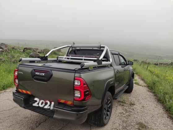 טויוטה היילקס 4X4 (2021)