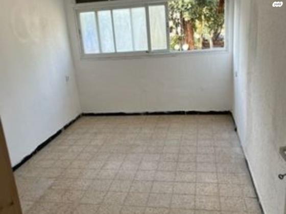 בושם 28 (לבנה)