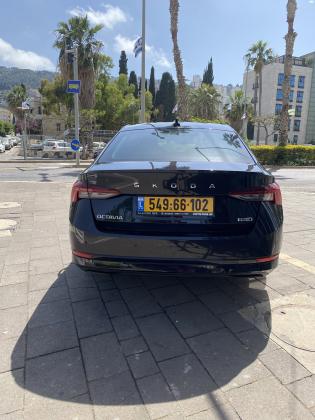 סקודה אוקטביה (2021)