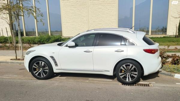 אינפיניטי QX70 / FX37 (2011)