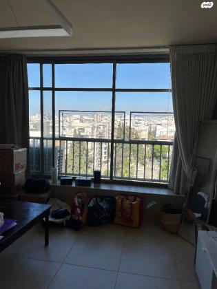 טרכטנברג 18 (אברמוביץ')