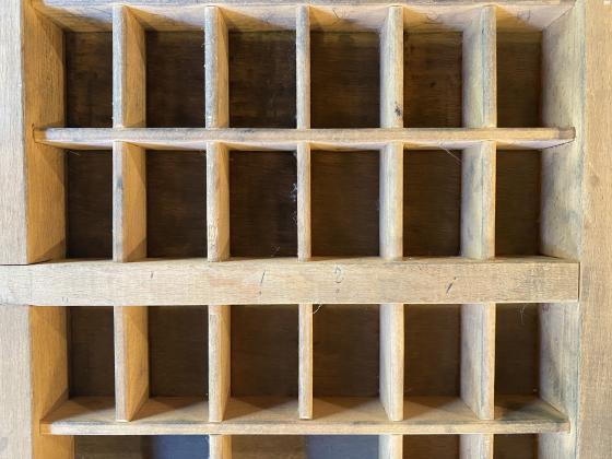 מגירת דפוס במצב מצויין