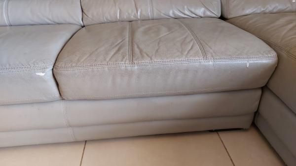 ספת עור מפנקת של ביתילי,