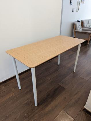 שולחן כתיבה מודולרי של איקאה,