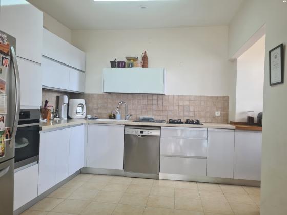 הרב שלום שבזי 155 (מצפה אפק)