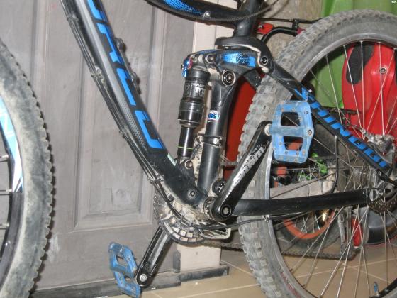 בולם אחורי פוקס ,גלגלים 29