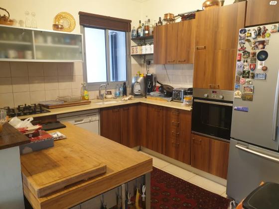 דרך דגניה 80 (קרית השרון)