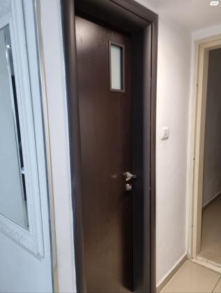 דלתות פנדור יפות במצב מעולה!!!