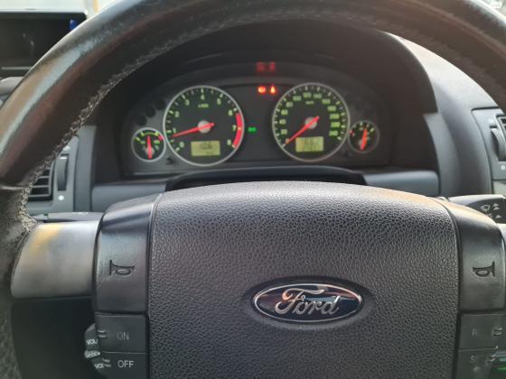 פורד מונדאו (2005)