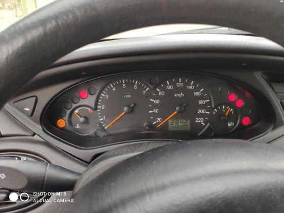 פורד פוקוס (2001)