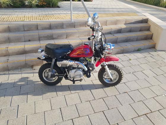 הונדה CB125R (2008)