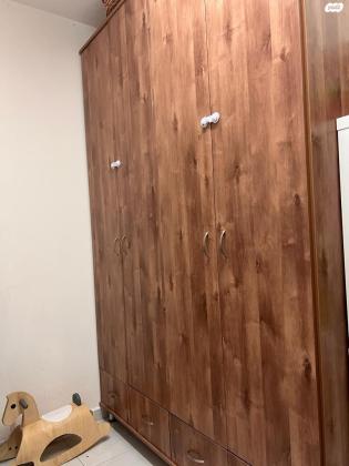 ארון 4 דלתות כמו חדש,