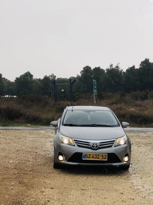 טויוטה אוונסיס (2013)