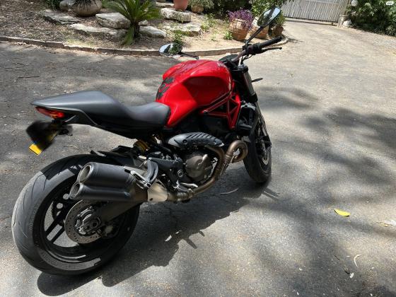 דוקאטי מונסטר 821 (2014)