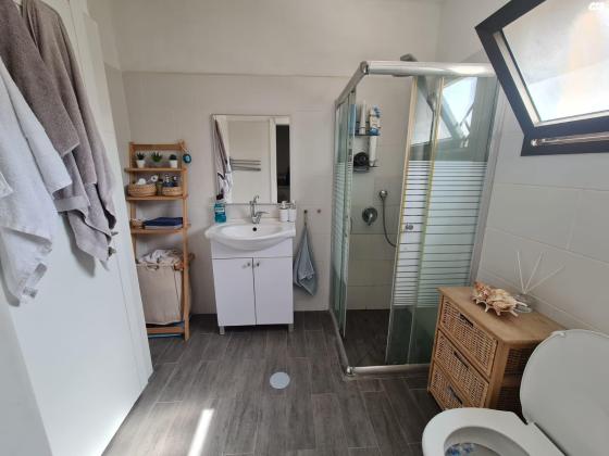 יעקב מדהלה 11 (שעריים מזרחי)