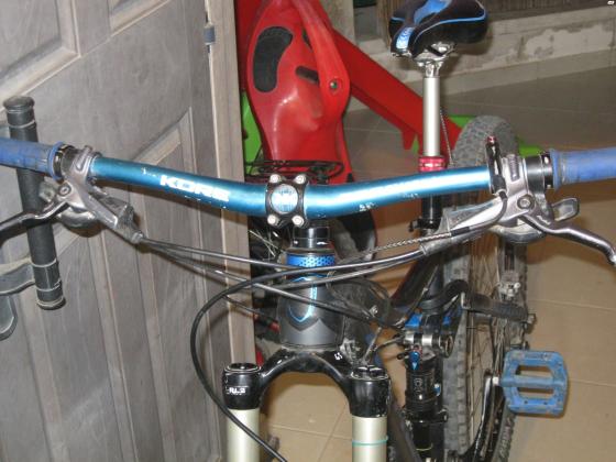 בולם אחורי פוקס ,גלגלים 29