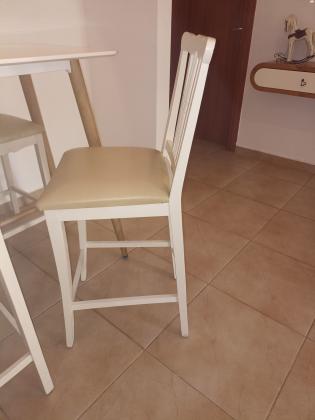 שולחן בר מהמם כולל 4