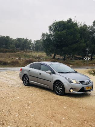 טויוטה אוונסיס (2013)