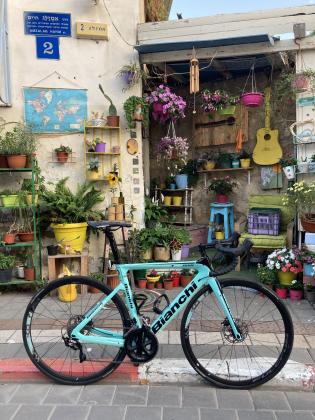 Bianchi aria on groupset of