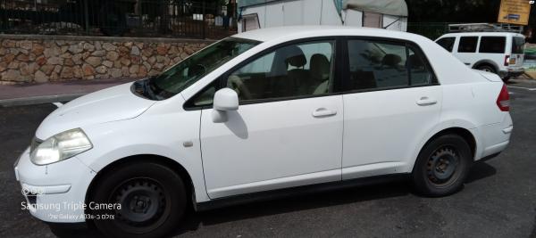 ניסאן טידה (2008)