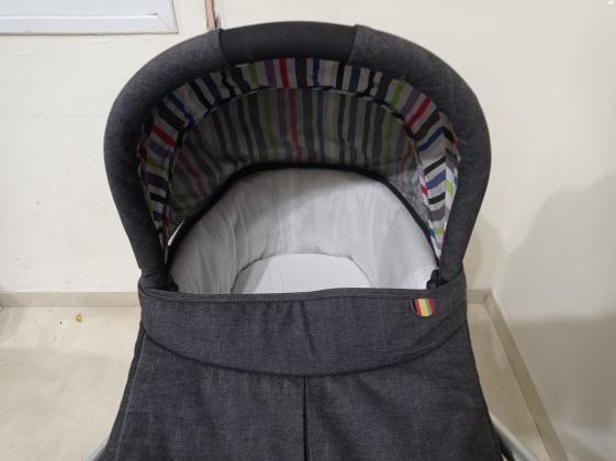 עגלת מאמס אנד פאפס במצב