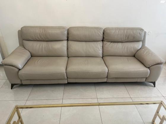 ספת עור עם 2 ריקליינרים