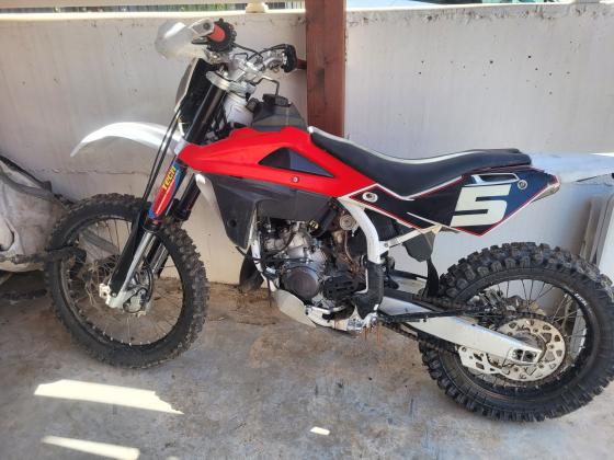 הוסקוורנה TE125 (2011)