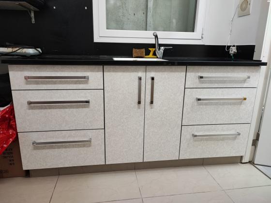 מטבח מעולה הכולל ברזל כיור