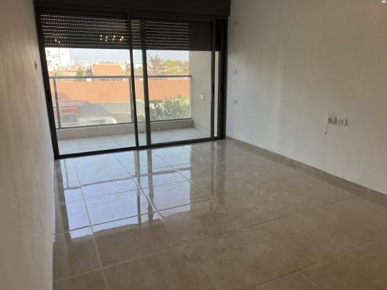 שדרות ביאליק 12 (קרית ים א)