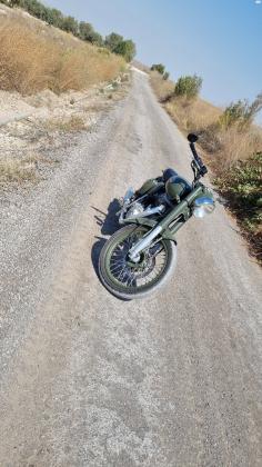 רויאל אנפילד בולט קלאסיק מיליטרי (2016)