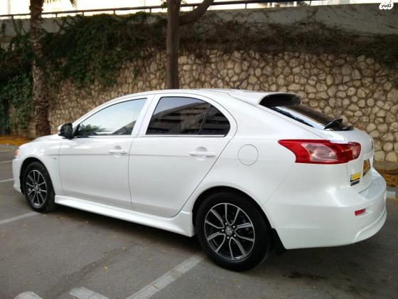 מיצובישי לנסר ספורטבק (2017)