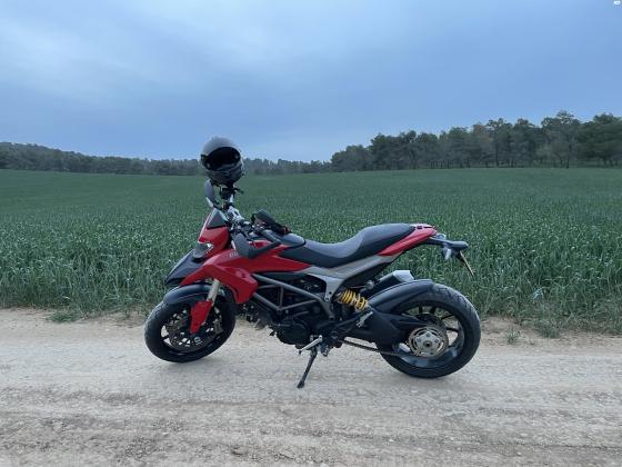 דוקאטי היפרמוטארד 821 (2014)