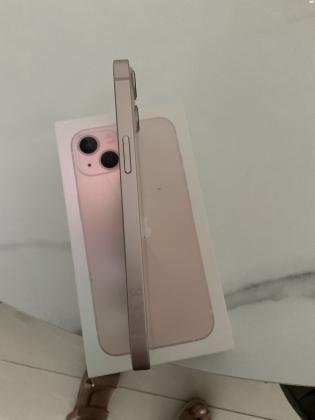 למכירה אייפון 13 בצבע ורוד