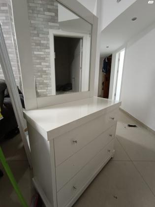 קומודה עם מראה ו 2