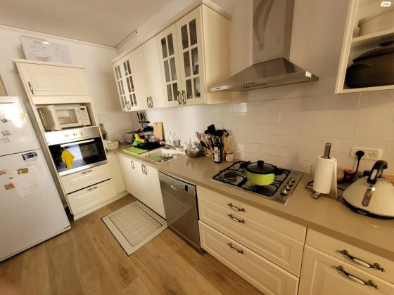 הרב אוורבוך 28 (הדר)