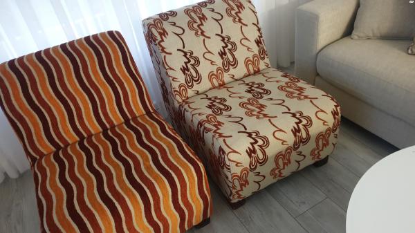 למכירה שתי כורסאות 1,000 שח,