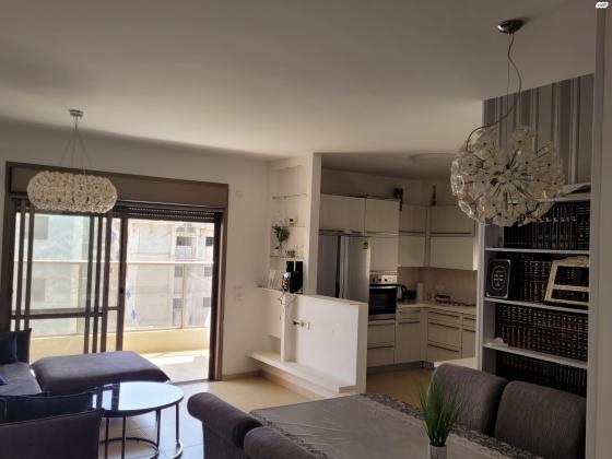 מנחם רצון 30 (מחנה יהודה)