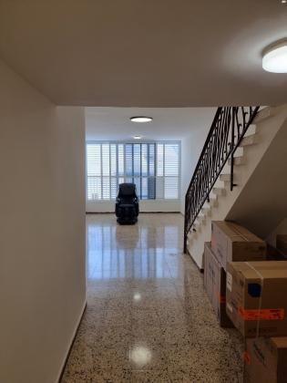 ארלוזורוב 77 (מרכז)