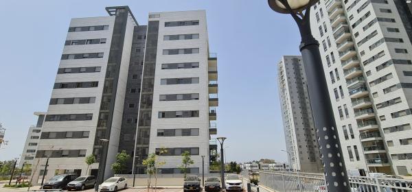 שדרות יצחק שמיר 9 (גלי כרמל, ז'בוטינסקי)