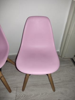 2 כיסאות לחדר ילדים