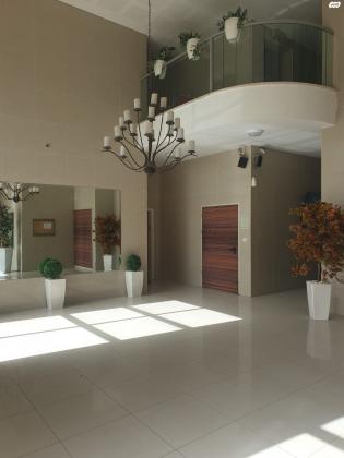 דרך דגניה 80 (קרית השרון)