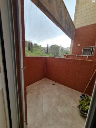 רינה ניקובה 1 (פסגת זאב מזרח)